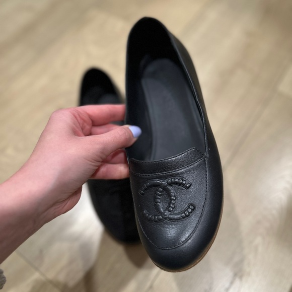 CHANEL Black Loafers - Picture 12 of 16